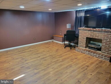 604 Clay Dr, Conshohocken, PA 19428 - photo 2