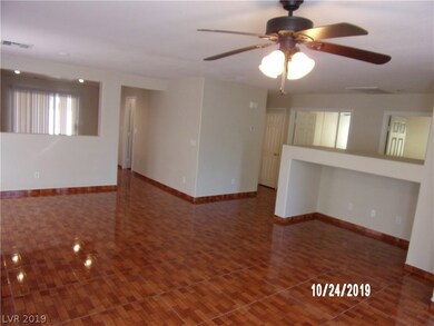 Living Room/Dining Area