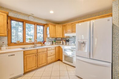 13 Deer Hollow Dr, Amherst, NH 03031 - photo 6