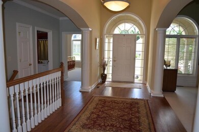 6189 McNaughten Grove Ln, Columbus, OH 43213 - photo 3