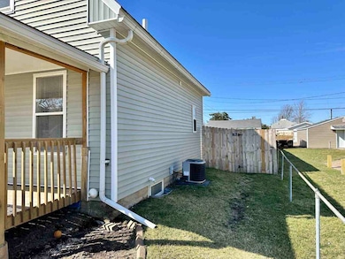 1606 K St SW, Cedar Rapids, IA 52404 - photo 5