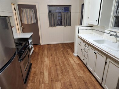 803 St Francis St, Klamath Falls, OR 97601 - photo 5