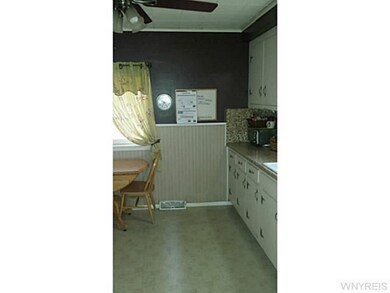 111 E Felton St, North Tonawanda, NY 14120 - photo 6