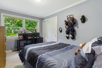 800 Queens Ln, Glenview, IL 60025 - photo 6