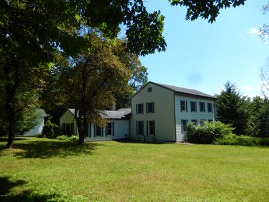 405 Prospect St, Hawley, PA 18428 - photo 3