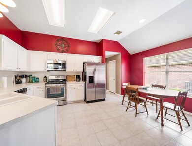 5110 Lockhart Dr, Pearland, TX 77584 - photo 5