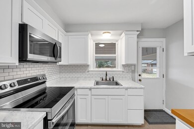 606 Emerson Ave, Reading, PA 19605 - photo 5