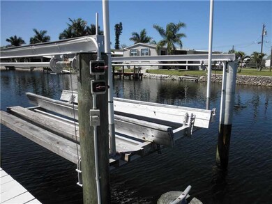 720 Deauville Dr, Punta Gorda, FL 33950 - photo 2