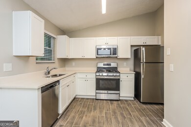 819 Martin Rd, Stone Mountain, GA 30088 - photo 4