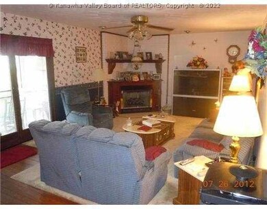 65 Limeberger Creek Rd unit B, Poca, WV 25159 - photo 5