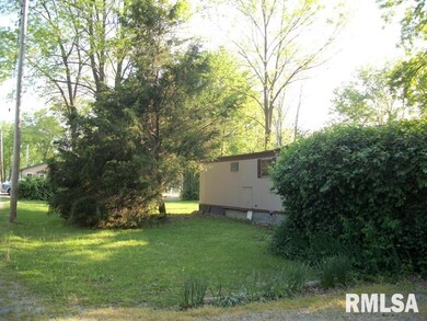 610 W Elm St, Harrisburg, IL 62946 - photo 3