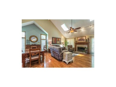 Din Rm and Living Room