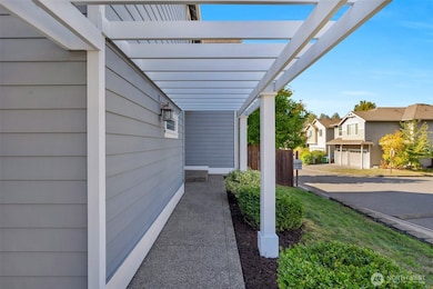 The Decorative Arbor adds a little extra artistic touch.