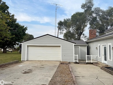 102 Walnut St, Floris, IA 52560 - photo 3