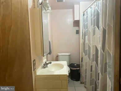 2112 Howell St, Camden, NJ 08105 - photo 6