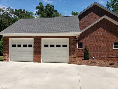 1881 Horse Carriage Ln, Asheboro, NC 27205 - photo 3