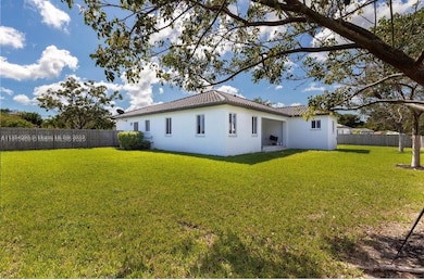 9341 SW 174th St, Palmetto Bay, FL 33157 - photo 4