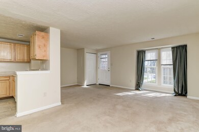 3320 Tapestry Cir, Burtonsville, MD 20866 - photo 4