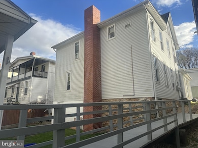 142 W Main St, Windsor, PA 17366 - photo 3