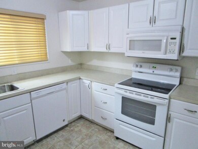 1763 Powder Horn Terrace, Woodbridge, VA 22191 - photo 2