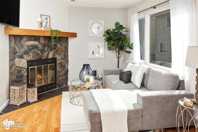 03-Living Room_DMD_5568