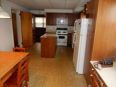 1116 Acker Ave, Scranton, PA 18504 - photo 4