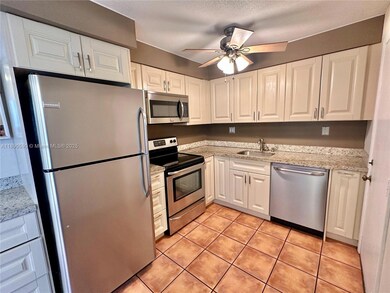 1824 Monroe St unit 4, Hollywood, FL 33020 - photo 5