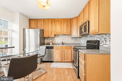 8475 Snowden Oaks Place, Laurel, MD 20708 - photo 6