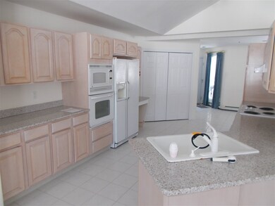 16 Carlton Way, Hales Location, NH 03860 - photo 4