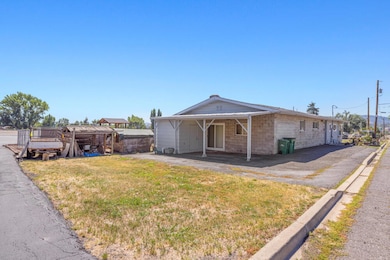 207 S Wendling St, Klamath Falls, OR 97601 - photo 3