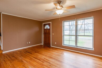 588 Pinewood Cir.-8