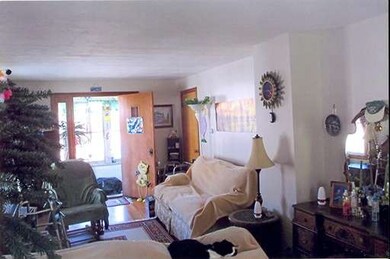 35 Temple St, Holyoke, MA 01040 - photo 2