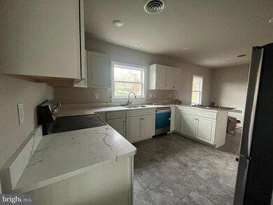 300 Harrison Ave, Waynesboro, PA 17268 - photo 6