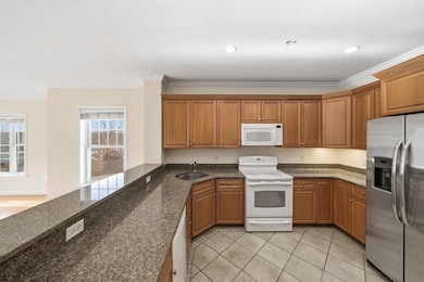 Salem Place Condominiums unit 82, Woburn, MA 01801 - photo 5