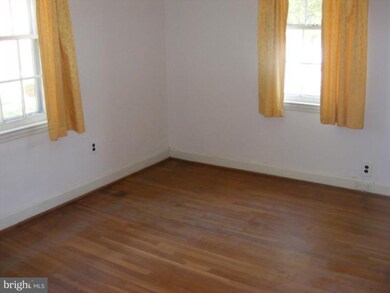 5523 Leith Rd, Baltimore, MD 21239 - photo 6