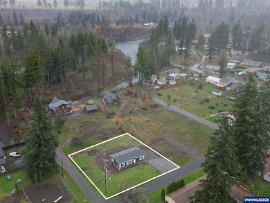 124 Santiam St, Gates, OR 97346 - photo 3