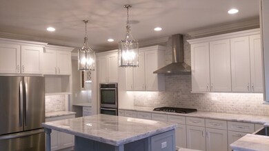 622 W Gladys Ave, Elmhurst, IL 60126 - photo 5