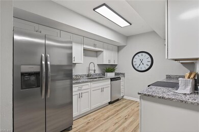 639 Red Horse Ln, Virginia Beach, VA 23462 - photo 7