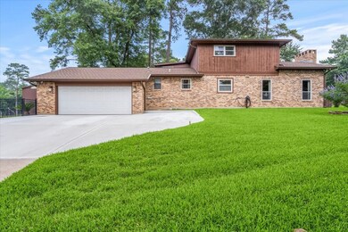 Ample driveway space for hosting family, friends &