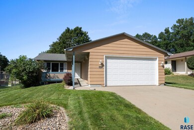 2009 S Melanie Ln, Sioux Falls, SD 57103 - photo 2