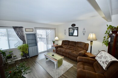 1716 Pine St unit 1716, McHenry, IL 60051 - photo 5