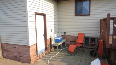 1008 13th St SW, Jamestown, ND 58401 - photo 6