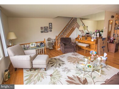 2807 Maxwell St, Philadelphia, PA 19136 - photo 3