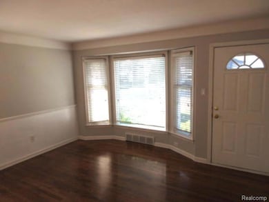 113 E Webster Rd, Royal Oak, MI 48073 - photo 2