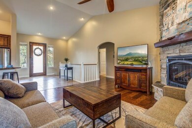 Living Room (2)