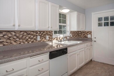 1030 SW 17th St, Lincoln City, OR 97367 - photo 7