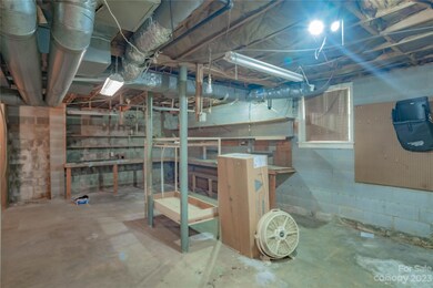 2560 E Broad St, Statesville, NC 28625 - photo 4