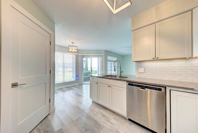 kitchen with tile backsplash (1)