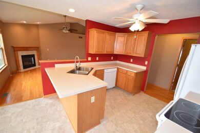 6189 Schaumburg Ln, Roscoe, IL 61073 - photo 6