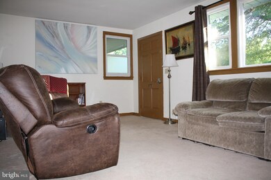 99 Arnold Rd, Enola, PA 17025 - photo 5